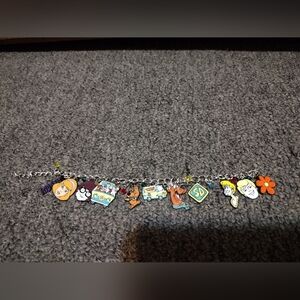 Scooby-Doo & The Gang Women's Charm Bracelet 8"